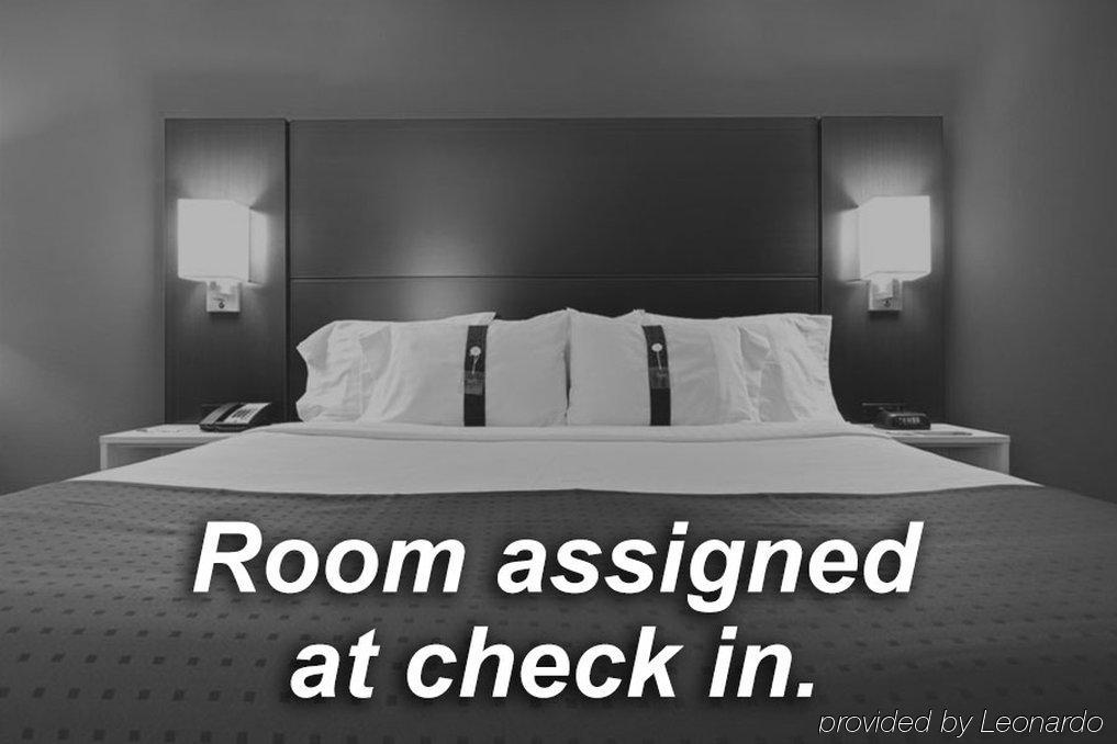 Holiday Inn Express & Suites Phoenix/Chandler Exteriör bild
