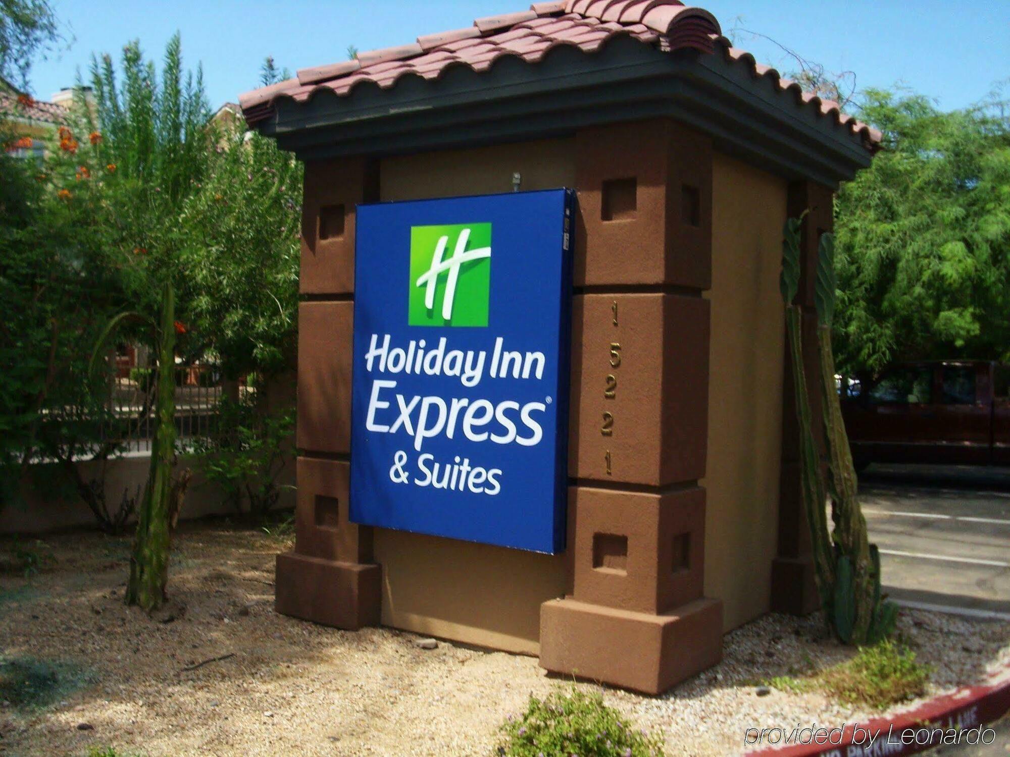 Holiday Inn Express & Suites Phoenix/Chandler Exteriör bild