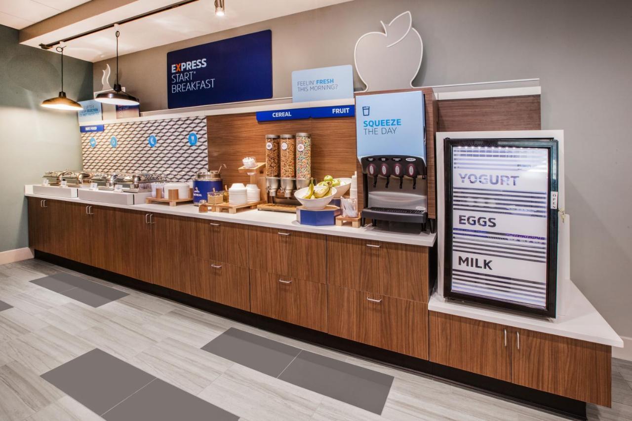 Holiday Inn Express & Suites Phoenix/Chandler Exteriör bild